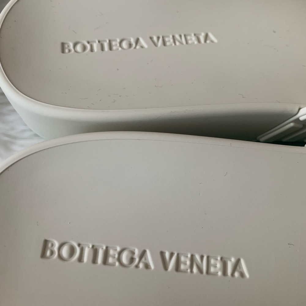 Spanking Brand New Bottega Veneta Summer Slides ❤️❤️ - Picture 4 of 13